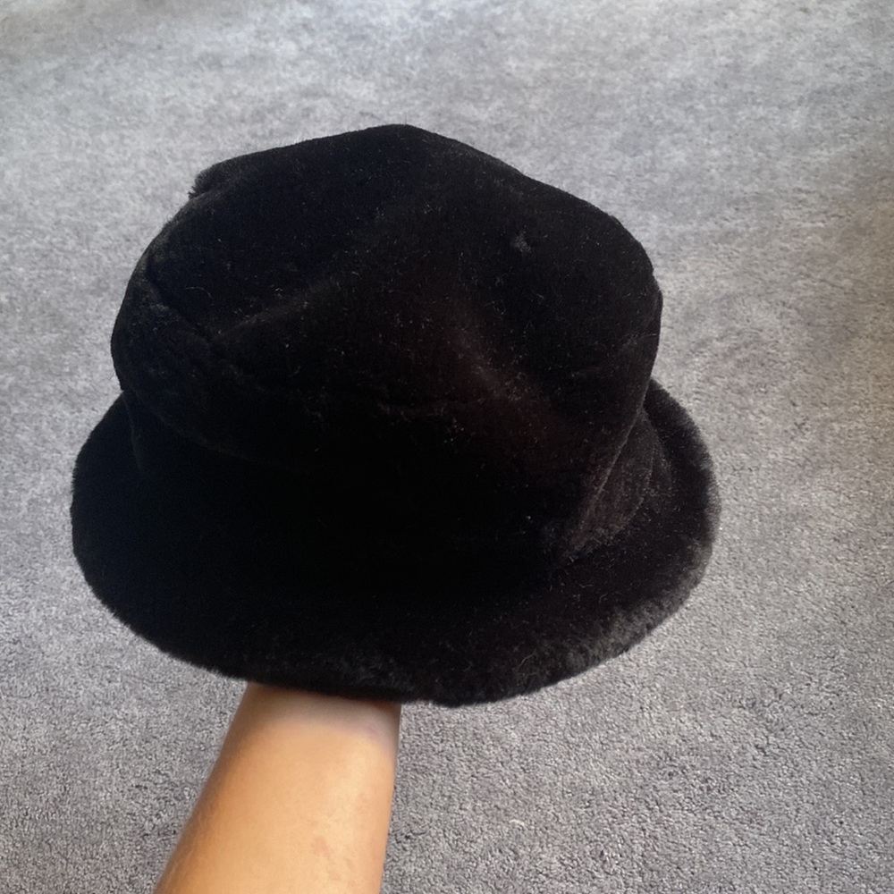 GAP Faux Fur Black Bucket Hat